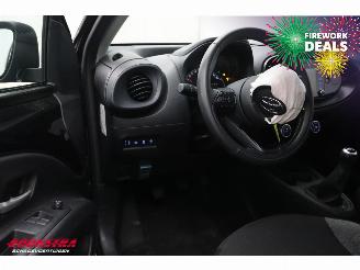 Toyota Aygo 1.0 VVT-i MT Play ACC Bluetooth Airco Camera picture 22