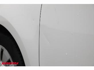 Volkswagen Up! 1.0 BMT move up! Airco Bluetooth 49.259 km! picture 11