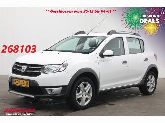 krockskadad bil auto Dacia Sandero 0.9 TCe Bi-Fuel SL Stepway Navi Airco Cruise PDC AHK 127.312 km! 2016/1