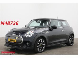 skadebil auto Mini Cooper SE Electric Yours 33 kWh Pano LED HUD H/K Leder SHZ Camera 60.571 km! 2020/10