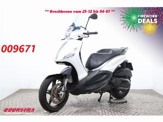 krockskadad bil motor Piaggio Beverly 350 Beverly 350 Sport ABS LED 2017/9