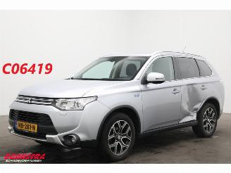krockskadad bil auto Mitsubishi Outlander 2.0 PHEV Executive Edition X-Line Navi Clima Cruise Camera AHK 2015/10