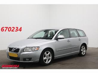 Damaged car Volvo V-50 1.6 D2 S/S Kinetic Cruise Navi Clima Leder SHZ PDC 2011/12