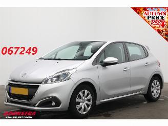 krockskadad bil auto Peugeot 208 1.2 PT Blue Lion Cruise Navi Airco Org.NL + NAP 2018/8