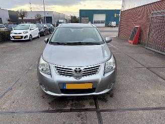 damaged passenger cars Toyota Avensis  2011/2