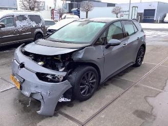 Vrakbiler auto Volkswagen ID.3 ID.3 (E11/E12), Hatchback 5-drs, 2019 First, Life, Pro 58 kWh 2020/12