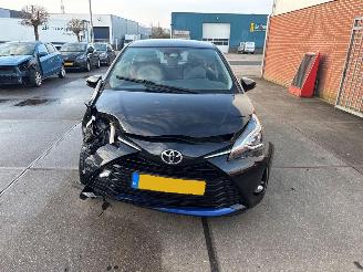 uszkodzony samochody osobowe Toyota Yaris  2017/12