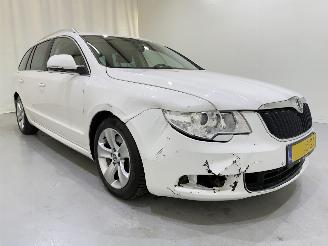 Unfallwagen Skoda Superb Combi 1.8 TSI Comf. Bus. Aut 2011/7