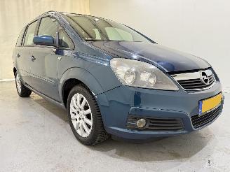 krockskadad bil auto Opel Zafira 1.6 Temptation 7-seats Airco 2007/8