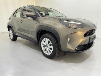 Damaged car Toyota Yaris Cross 1.5 VVT-iE Hybrid 116 HEV Comfort 2023/3