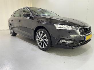 uszkodzony samochody osobowe Skoda Octavia Combi 1.4 TSI iV PHEV Business 2021/3