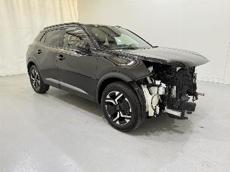 Damaged car Peugeot 2008 1.2 PureTech 100 Allure 2023/9