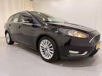 krockskadad bil auto Ford Focus Wagon 1.0 Titanium Edition 2015/3