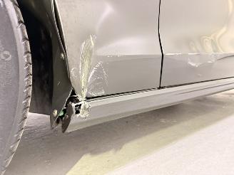 Volvo V-60 2.0 T8 Recharge PHEV R Design AWD picture 17