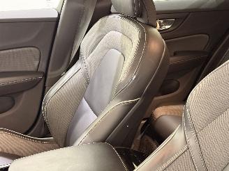 Volvo V-60 2.0 T8 Recharge PHEV R Design AWD picture 28