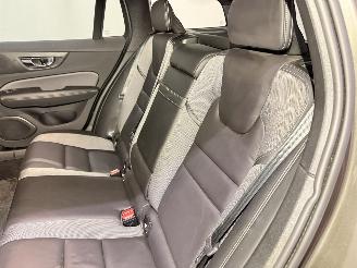 Volvo V-60 2.0 T8 Recharge PHEV R Design AWD picture 22