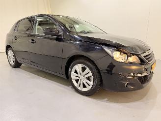 Damaged car Peugeot 308 HB 1.2 Blue Lease Exe. Pano 2016/9