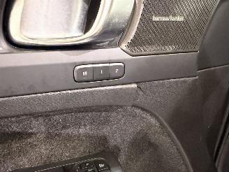 Volvo XC40 T2 Plus Dark Aut8 picture 22
