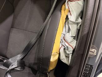 Volvo XC40 T2 Plus Dark Aut8 picture 15