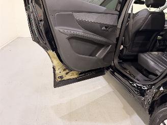 Peugeot 5008 1.2 PureTech 130 Executive Aut8 7-pers. picture 34