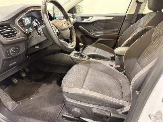 Ford Focus Wagon 1.0 EcoBoost Trend Edition picture 38