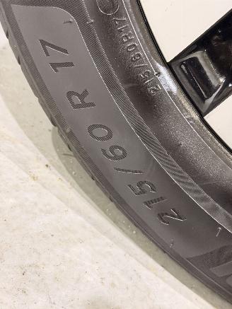 Peugeot 2008 1.2 Blue Lease Allure picture 36