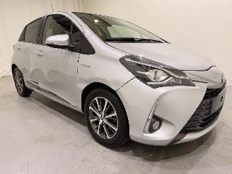 uszkodzony samochody osobowe Toyota Yaris HB 1.5VVT-i HEV Y20 Automaat 2021/9