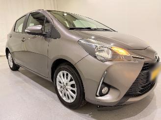 Damaged car Toyota Yaris HB 1.0 VVT-i Aspiration 2017/5