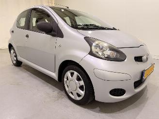 damaged passenger cars Toyota Aygo HB 1.0 VVT-i Access Airco 2010/10