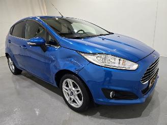 Vaurioauto  passenger cars Ford Fiesta 1.0 Titanium AC Navi LM  59Kw Bjr.2015 2015/5
