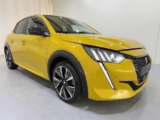 damaged passenger cars Peugeot 208 HB 1.2 Puretech 130 GT-Line Aut8 2020/3