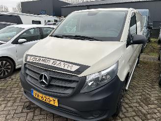 krockskadad bil bedrijf Mercedes Vito 109 CDI  Lang 2015/3