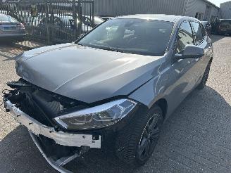 Auto incidentate BMW 1-serie 118i  Automaat   ( Nieuw prijs 47000,00 ) 2024/8