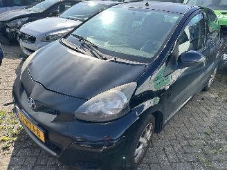 uszkodzony samochody osobowe Toyota Aygo 1.0-12V   5 drs 2009/3