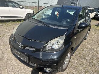 uszkodzony samochody osobowe Toyota Aygo 1.0-12V Comfort 2010/3