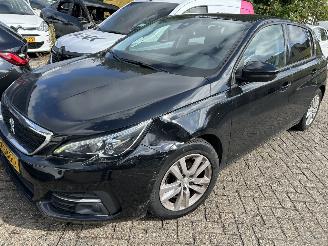 škoda osobní automobily Peugeot 308 1.2 PureTech     5 Drs 2019/3