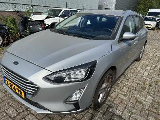 krockskadad bil auto Ford Focus Stationcar 1.0 EcoBoost Active Business 2021/4