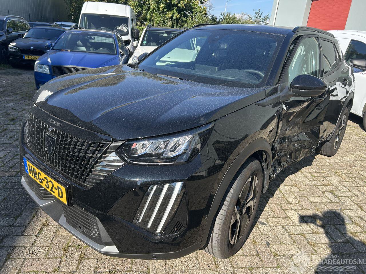 Peugeot 2008 1.2 Hybrid  Automaat Allure  100 KW  ( 5795 Km )  ( nw prijs 40000,00 )