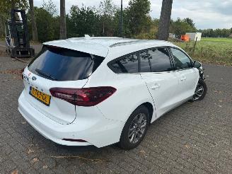 Ford Focus Sationcar 1.0 EcoBoost Hybrid Titanium  125 PK picture 6