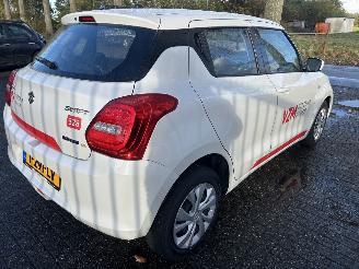 Suzuki Swift 1.2 Hybrid Comfort picture 4