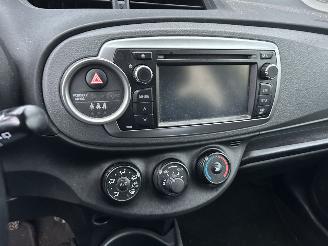 Toyota Yaris 1.0 VVT-I  Now picture 9