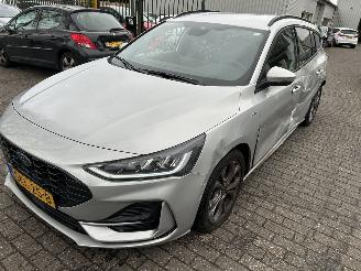 krockskadad bil auto Ford Focus Stationcar 1.0 Hybrid EcoBoost ST Line 2024/9