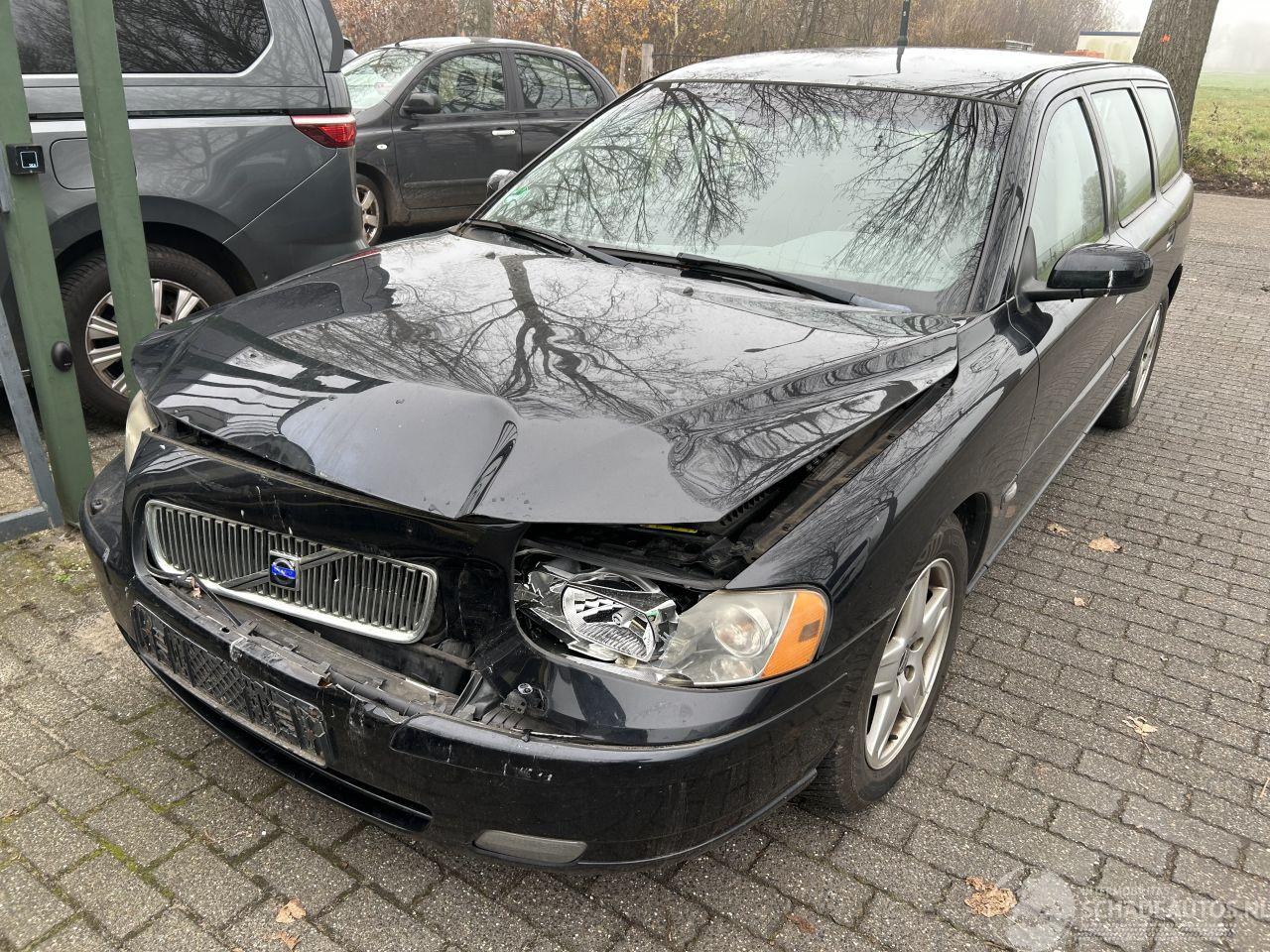 Volvo V-70 2.5 T Summum Automaat