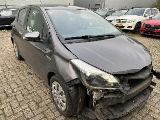 Toyota Yaris 1.5 Hybrid  Automaat picture 3
