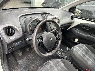 Peugeot 108 1.0  e-VTI picture 12