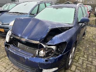 Damaged car Skoda Octavia Stationcar 1.2 2011/1