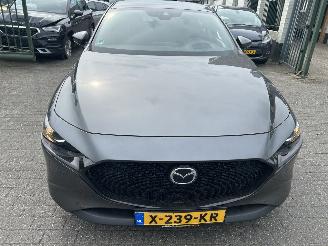 Mazda 3 2.0 SkyActive-G  Hybrid picture 2