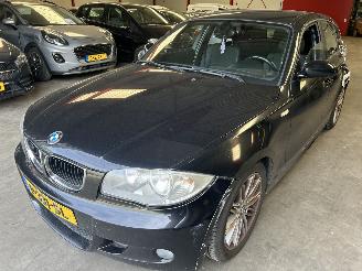 damaged passenger cars BMW 1-serie 116i   5  Drs 2006/9