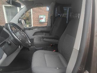 Volkswagen Transporter 2.0 TDI L2H1 DC Comfortline Aut. picture 24
