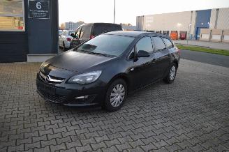 Schadeauto Opel Astra 1.7 CDTI SPORT KLIMA NAVI 2014/5